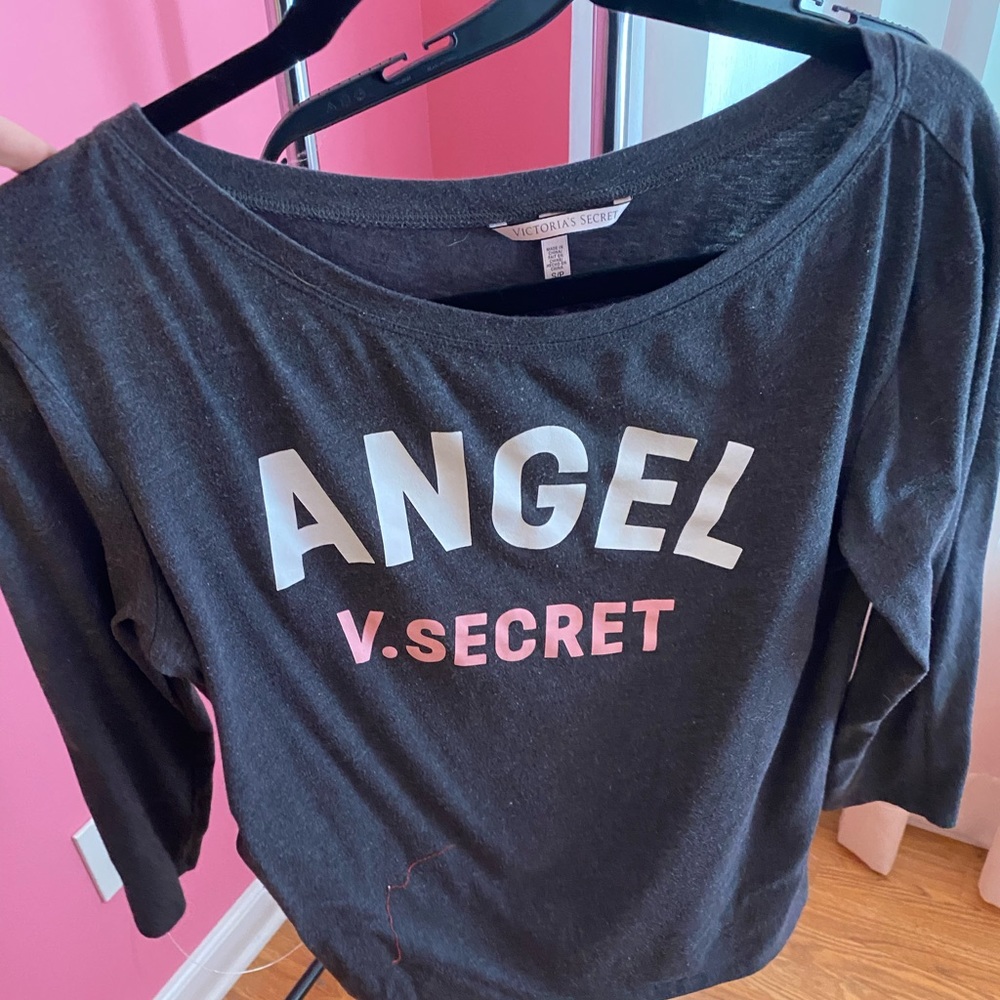 Victoria’s Secret t/shirt
